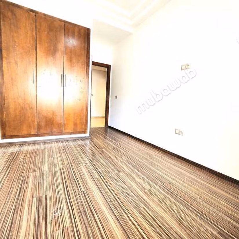 Sale of a lovely apartment in Les Hôpitaux. Dimension 129 m². Carpark and elevator