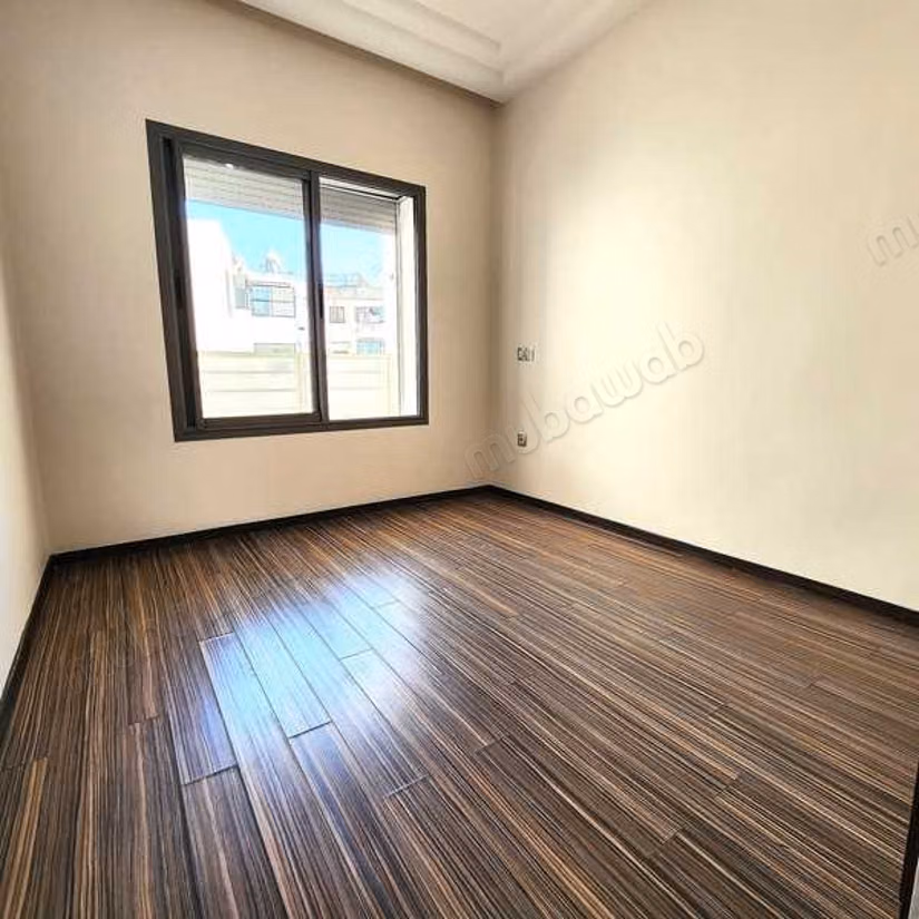 Sale of a lovely apartment in Les Hôpitaux. Dimension 129 m². Carpark and elevator