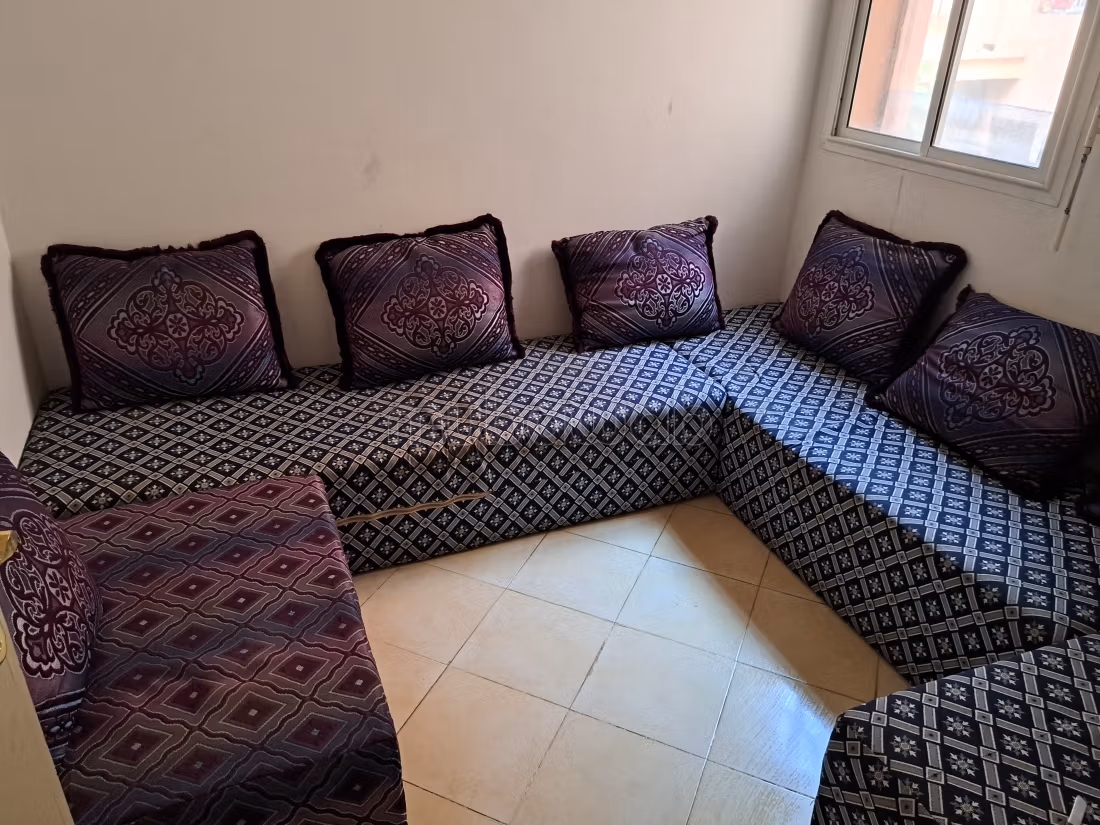 شقة للكراء بطريق اسفي. 3 قطع مريحة. مفروشة