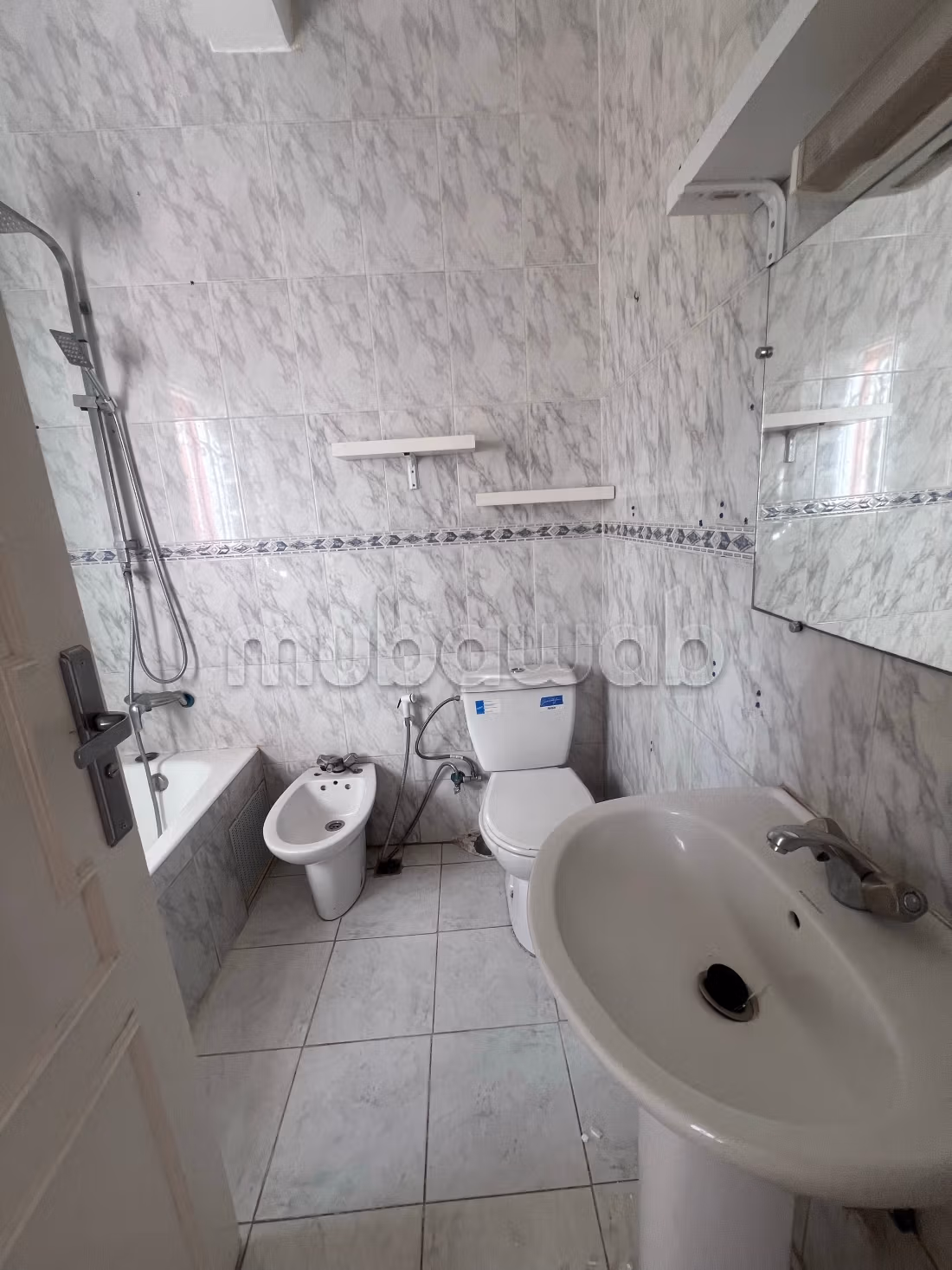 Location villa de luxe à Hay Targa. Superficie 200 m². Système de parabole et résidence sécurisée