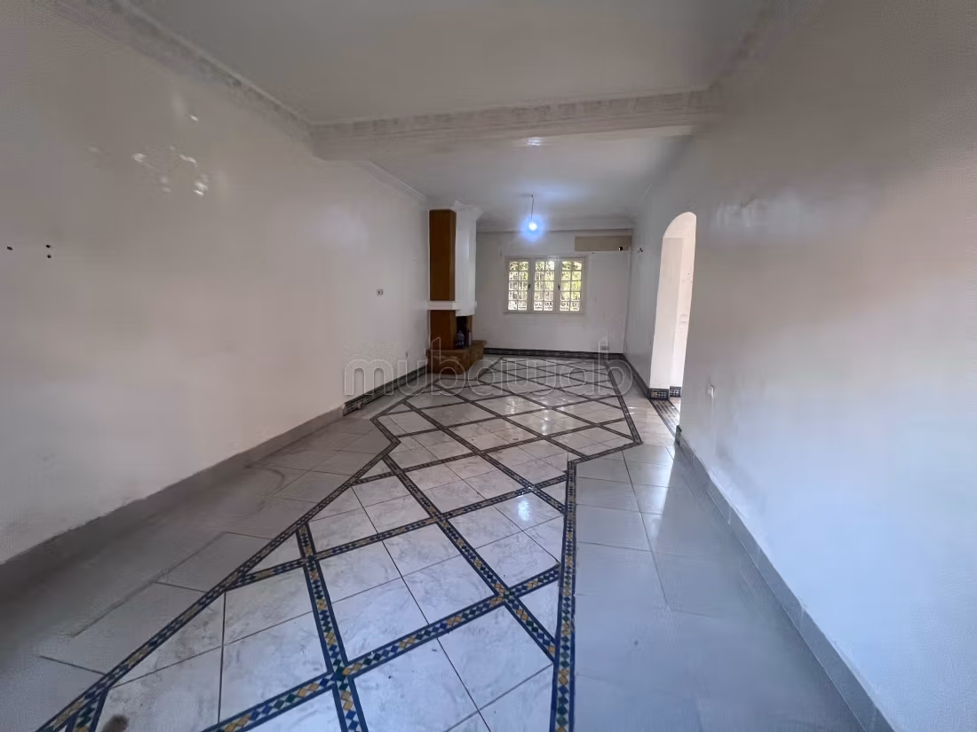 Location villa de luxe à Hay Targa. Superficie 200 m². Système de parabole et résidence sécurisée