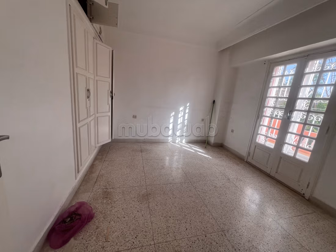 Location villa de luxe à Hay Targa. Superficie 200 m². Système de parabole et résidence sécurisée