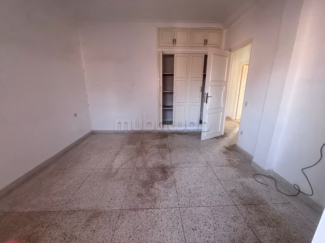 Location villa de luxe à Hay Targa. Superficie 200 m². Système de parabole et résidence sécurisée