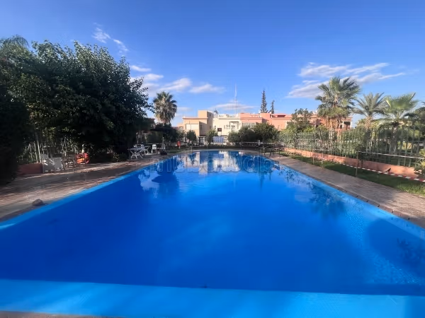 Location villa de luxe à Hay Targa. Superficie 200 m². Système de parabole et résidence sécurisée