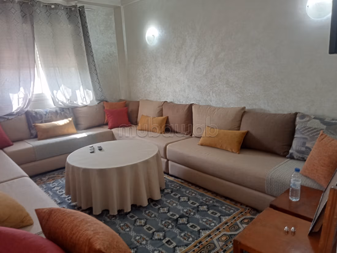 Magnífico piso en alquiler en Hay Mohammadi. 3 hermosas habitaciones. Amueblado
