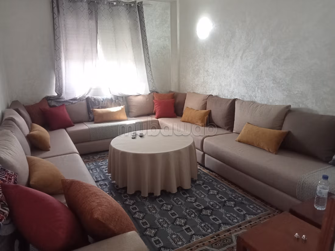 Magnífico piso en alquiler en Hay Mohammadi. 3 hermosas habitaciones. Amueblado