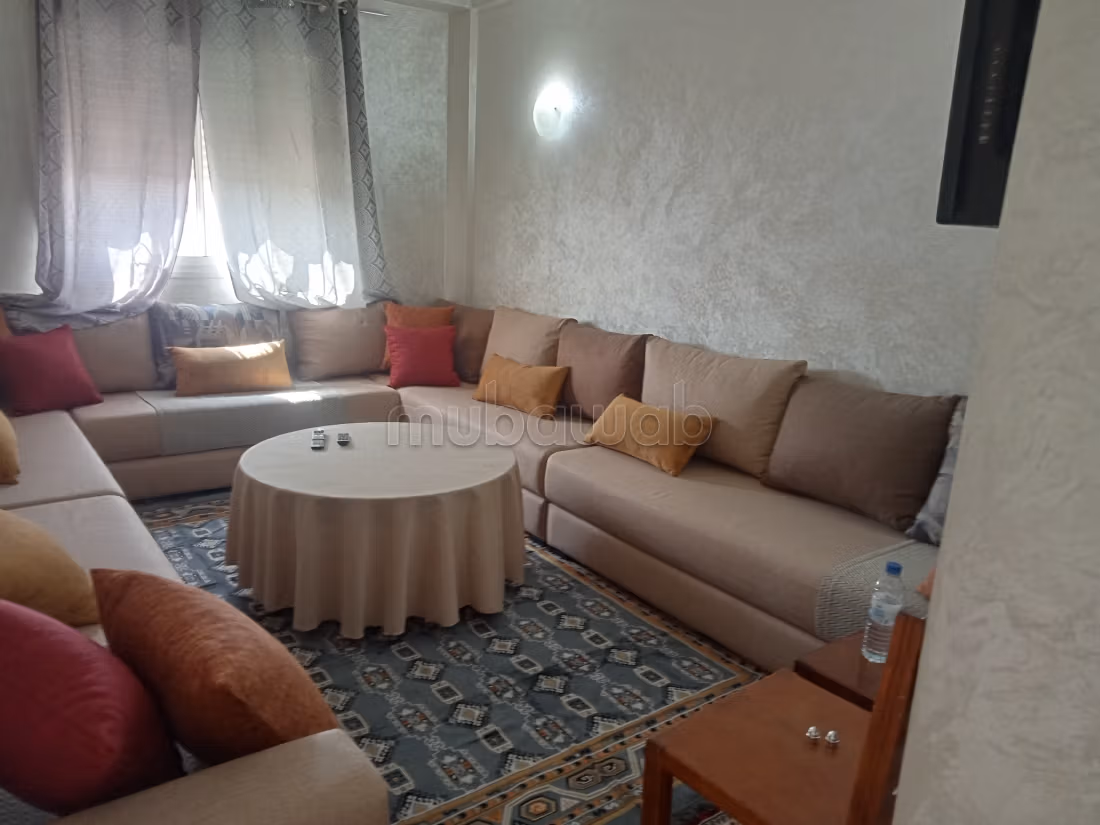 Magnífico piso en alquiler en Hay Mohammadi. 3 hermosas habitaciones. Amueblado