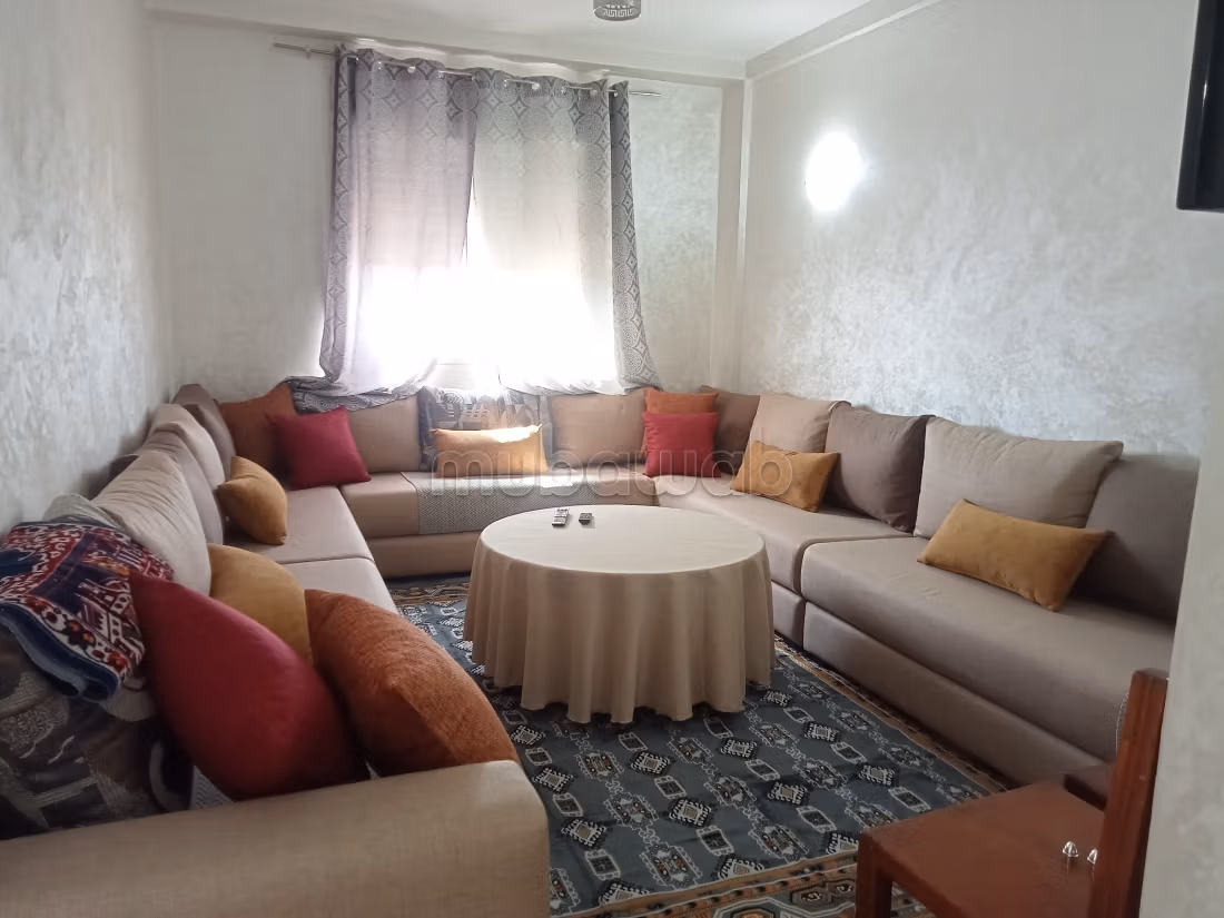 Magnífico piso en alquiler en Hay Mohammadi. 3 hermosas habitaciones. Amueblado