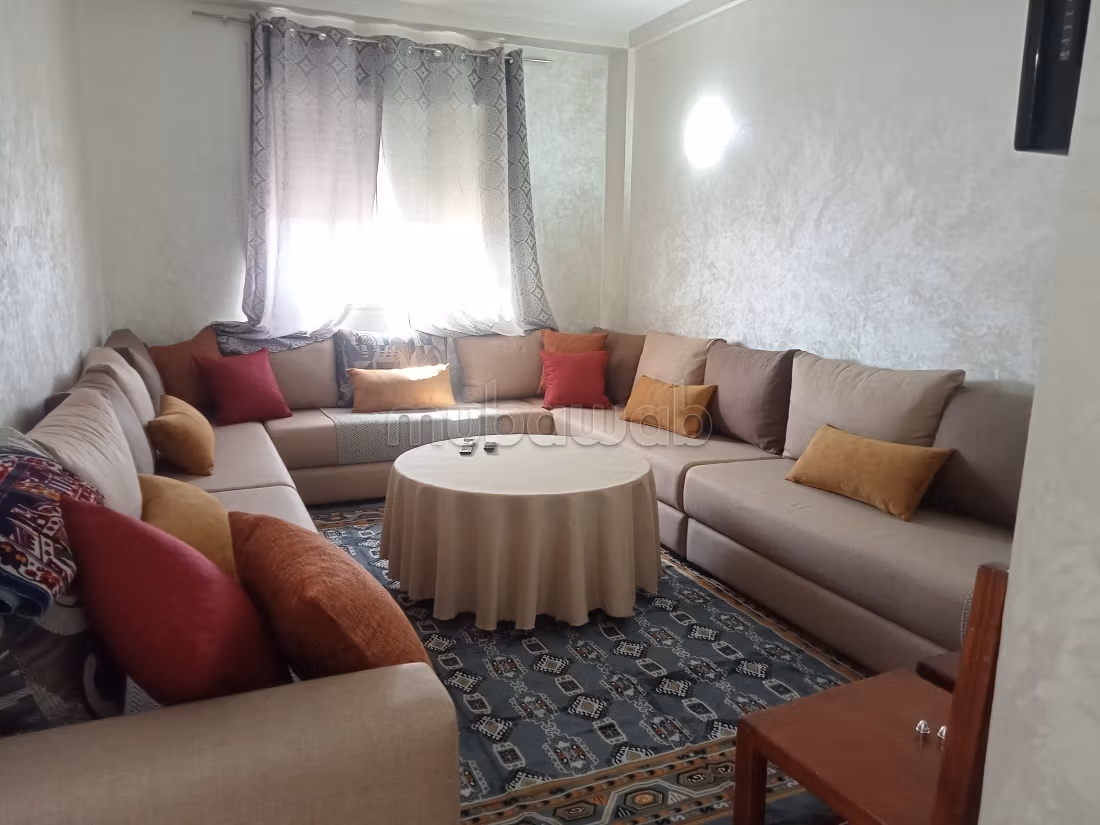 Magnífico piso en alquiler en Hay Mohammadi. 3 hermosas habitaciones. Amueblado