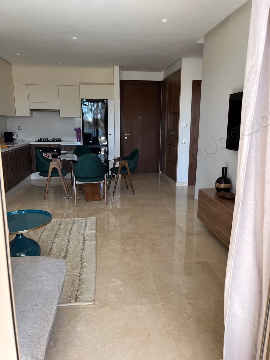 Trés bel appartement à louer à Eagle hills