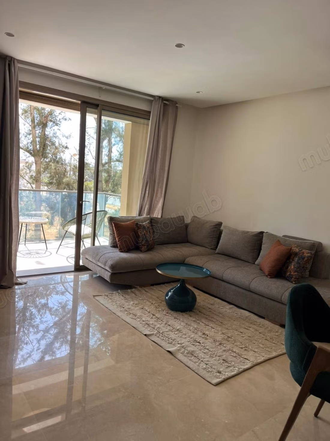 Trés bel appartement à louer à Eagle hills