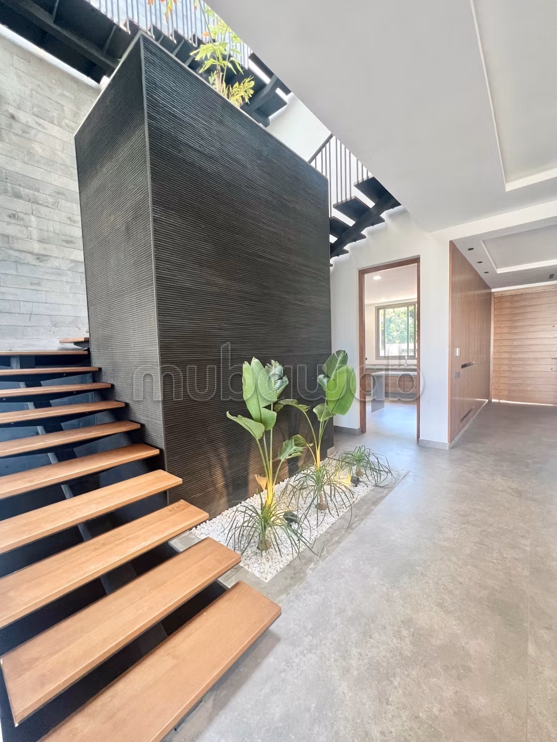 Magnificent villa for rent in Ain Diab. 7 large living areas. Fireplace and caretaker