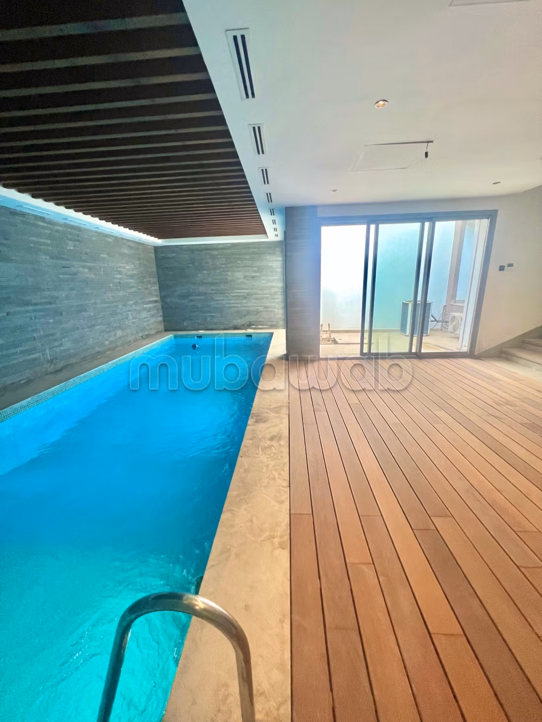 Magnificent villa for rent in Ain Diab. 7 large living areas. Fireplace and caretaker