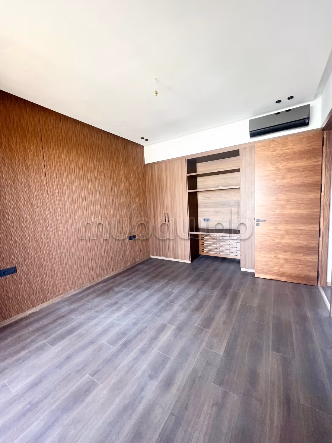Magnificent villa for rent in Ain Diab. 7 large living areas. Fireplace and caretaker