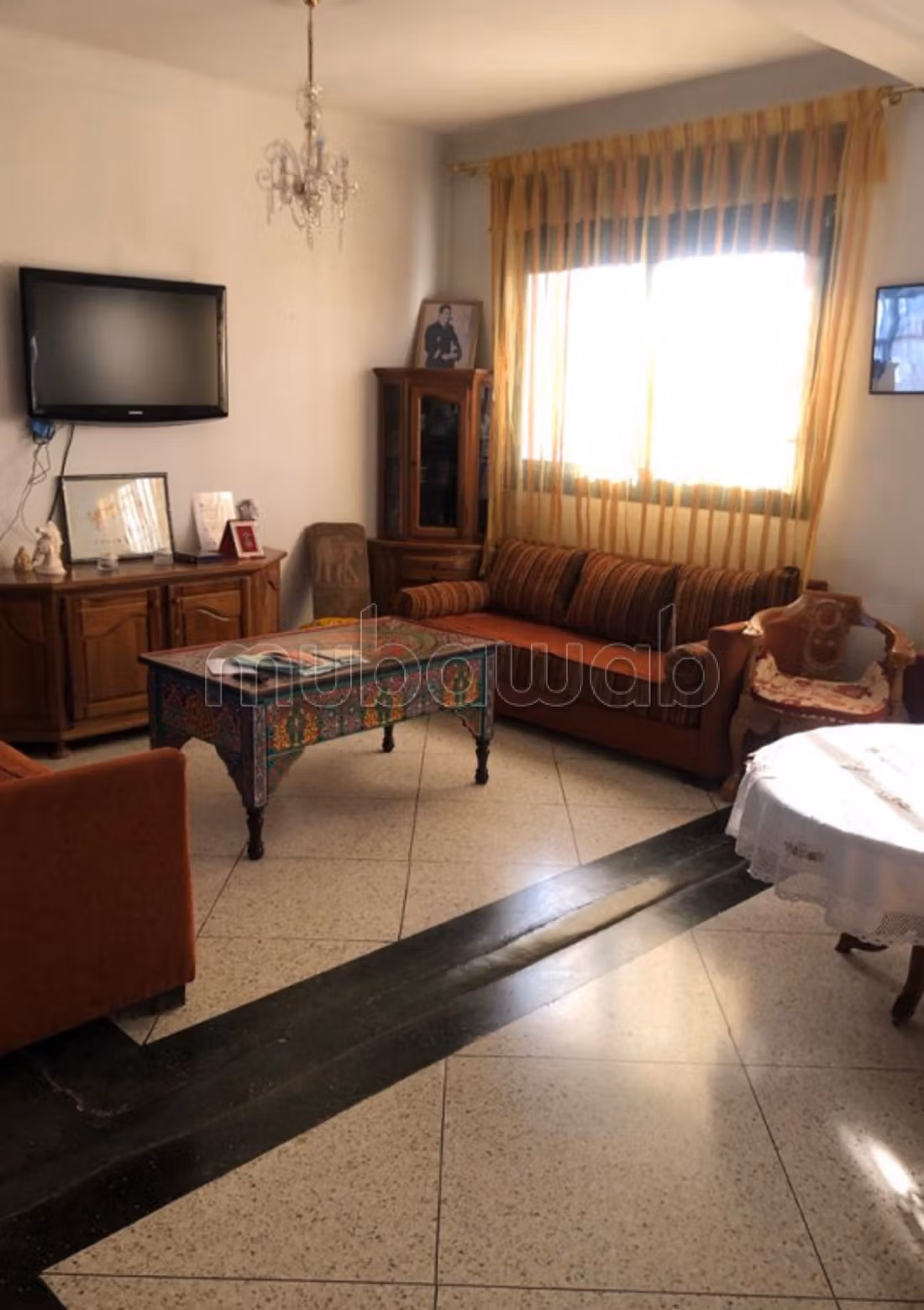 Villa ensoleillée de 400 m² à vendre à Mabella
