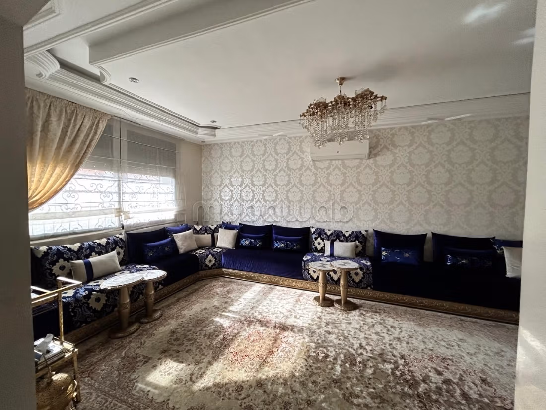 Nu te koop: appartementen in Nouvelle Ville. 4 Ruimtes. Volledig gemeubileerd
