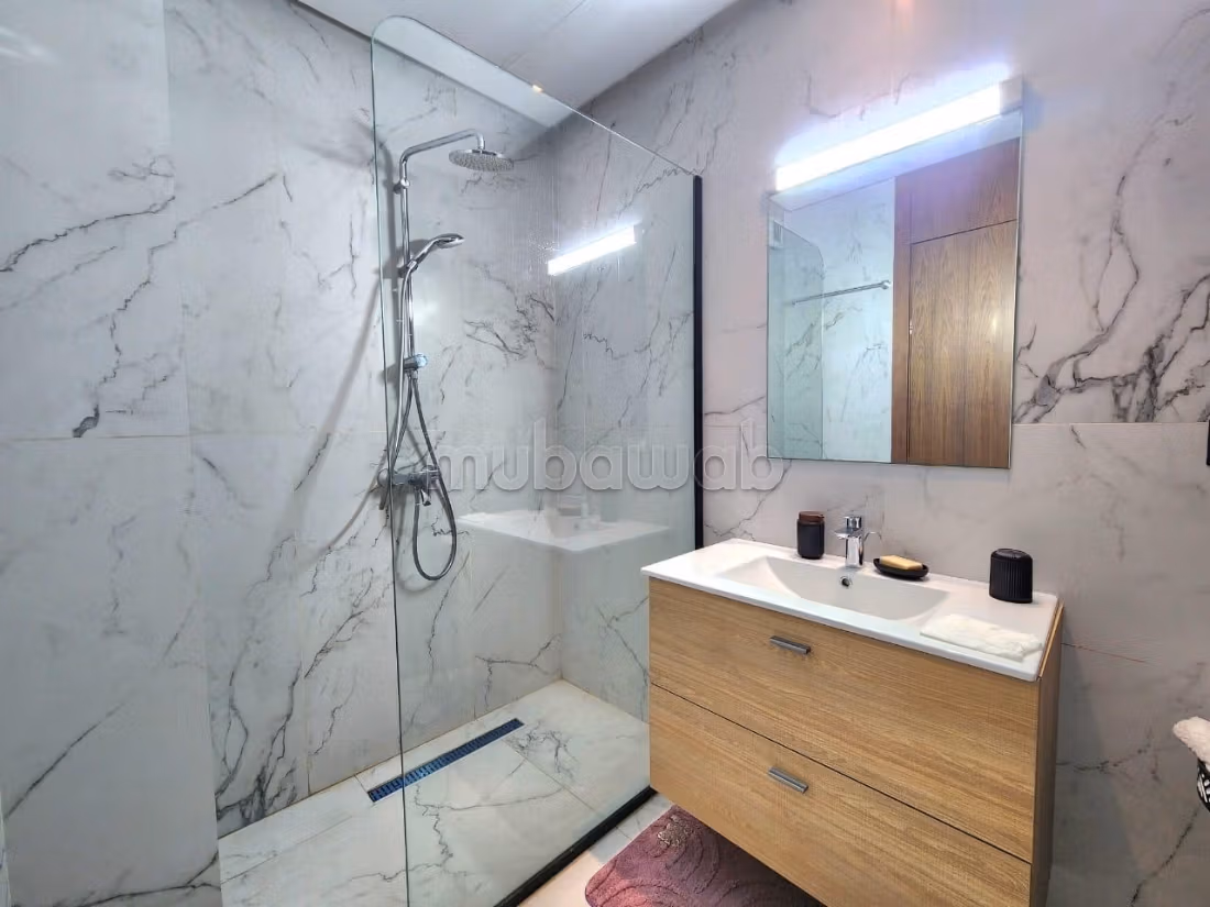 Casa Finance City joli STUDIO — 4
