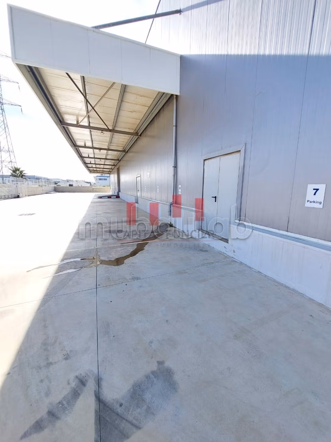 Affitta il locale commerciale perfetto per te. Superficie di 5000 m²