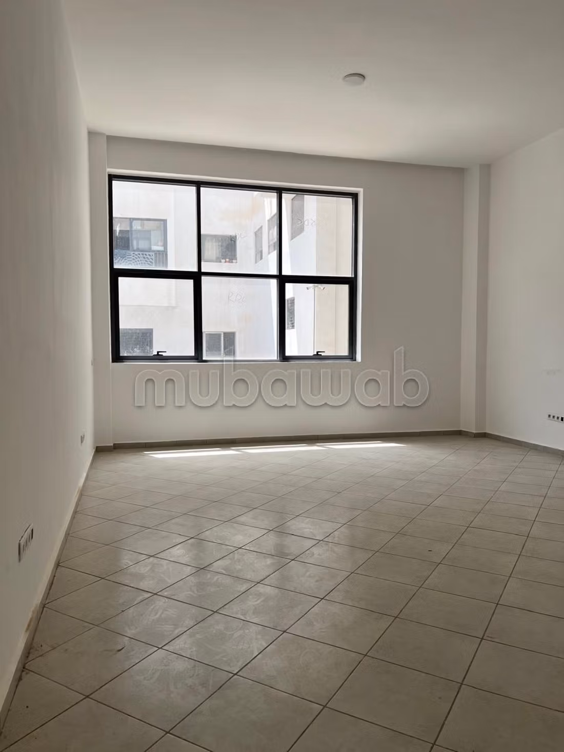 Oficinas en alquiler en Bouskoura Ville. Dimensión 47 m². Ascensor