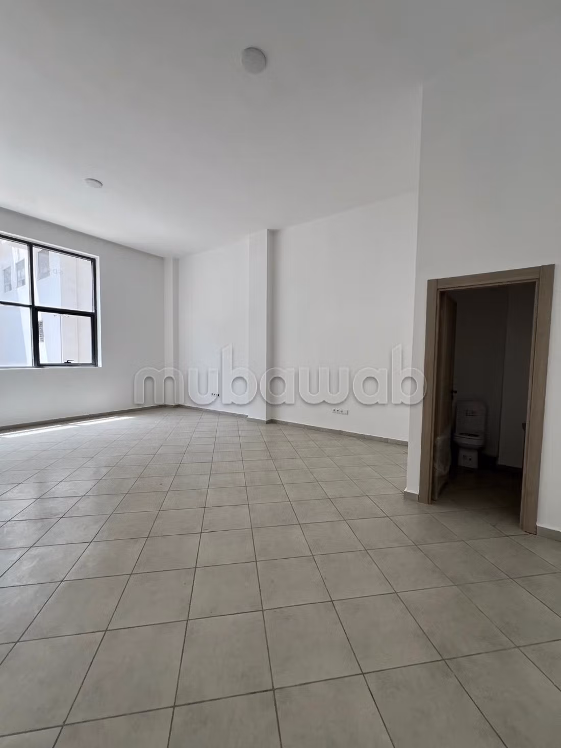 Oficinas en alquiler en Bouskoura Ville. Dimensión 47 m². Ascensor