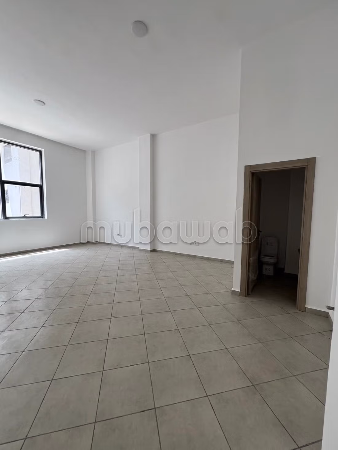 Oficinas en alquiler en Bouskoura Ville. Dimensión 47 m². Ascensor