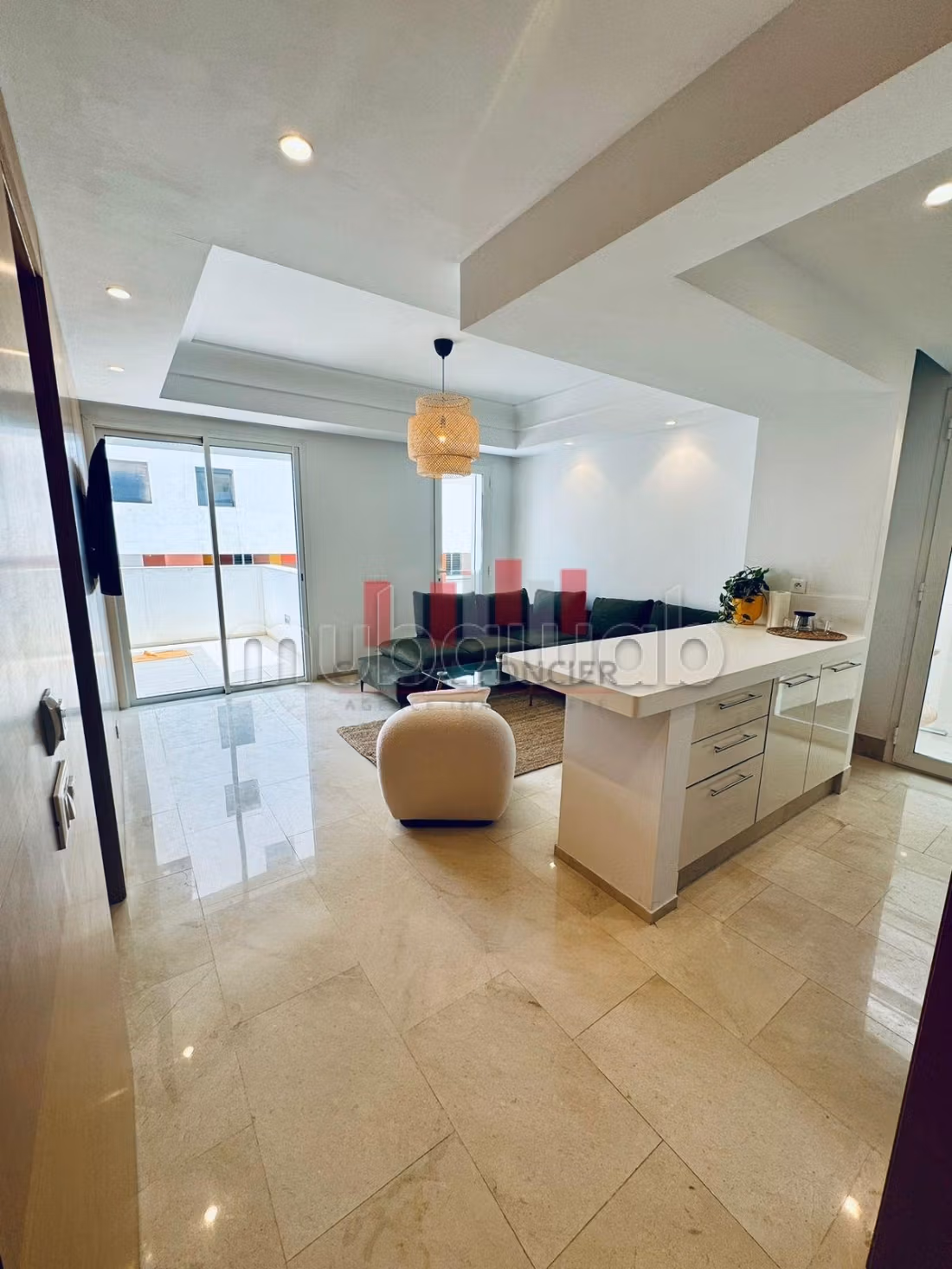Appartement en location à Casablanca Finance City.
Superficie 45 m².
Bien meublé — 4