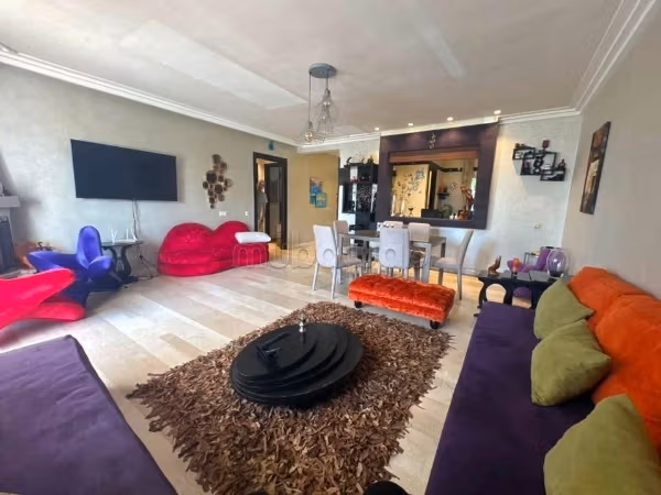 Affitto di un bellissimo appartamento a Sidi Belyout. Superficie di 84 m². Arredato