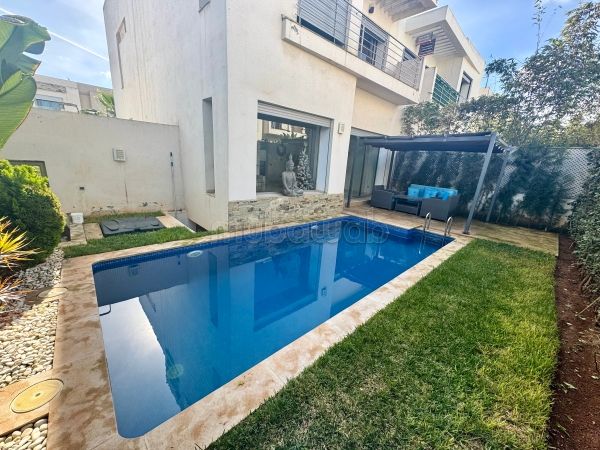 A Dar Bouaaza Très belle Villa à Vendre avec Psicine Dans Une Résidence