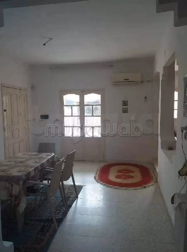 Acquista la tua casa a Merkez Kaaniche. 4 locali spaziosi