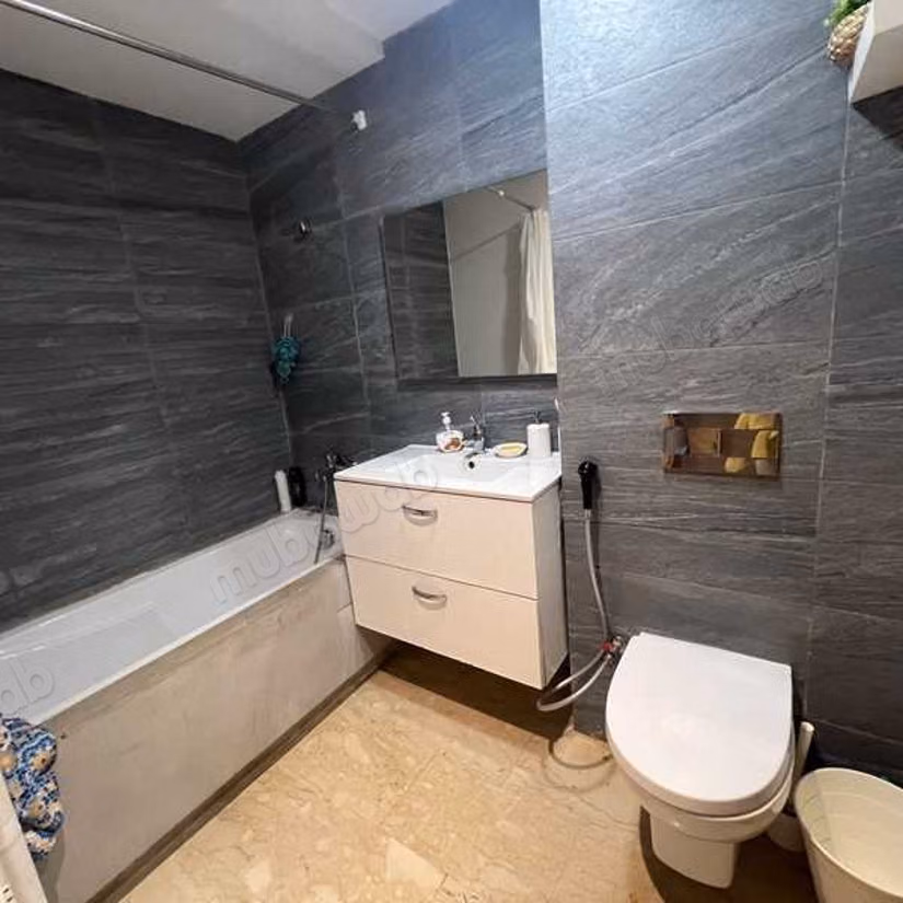 Splendido appartamento in vendita. 3 camere. Posto auto e ascensore