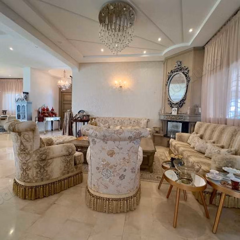 Villa à Louer de 1998.0 m² à Bouskoura, Bouskoura
