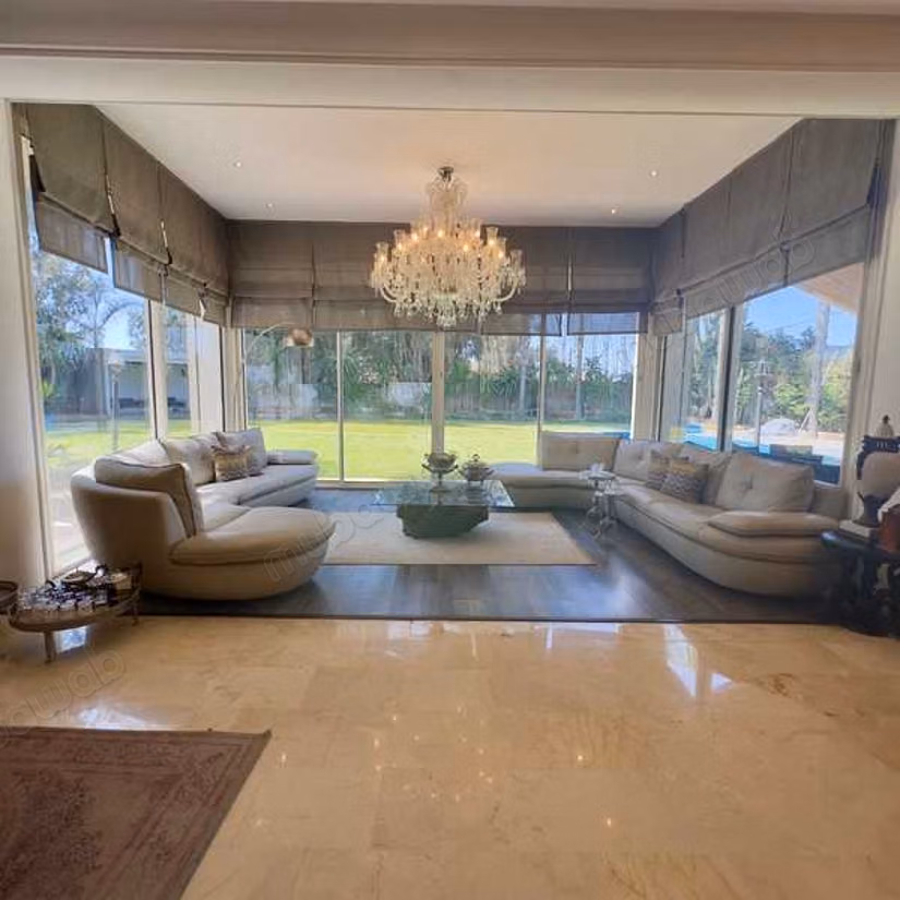 Villa à Louer de 1998.0 m² à Bouskoura, Bouskoura