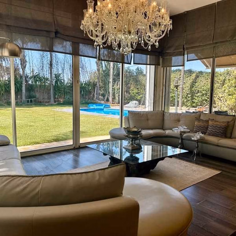 Villa à Louer de 1998.0 m² à Bouskoura, Bouskoura