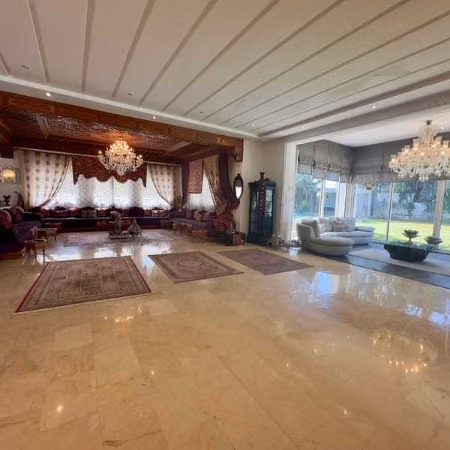 Villa à Louer de 1998.0 m² à Bouskoura, Bouskoura