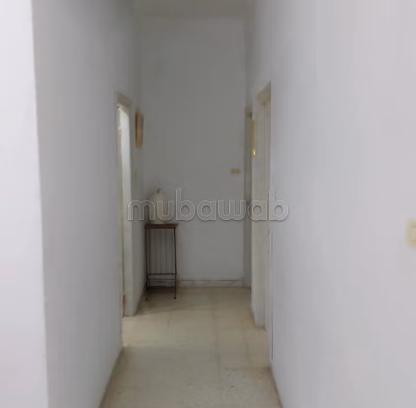 Somptueuse maison à vendre. Superficie 290 m². Belle terrasse et jardin
