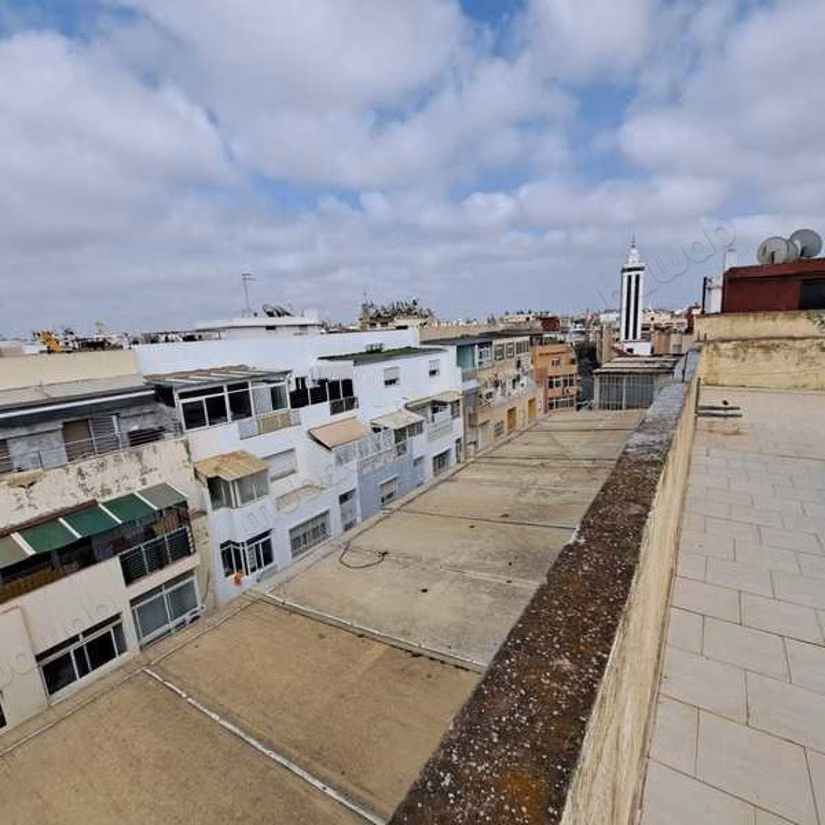 Fabulous apartment for sale in Beauséjour. 3 lovely rooms. Carpark, Balcony