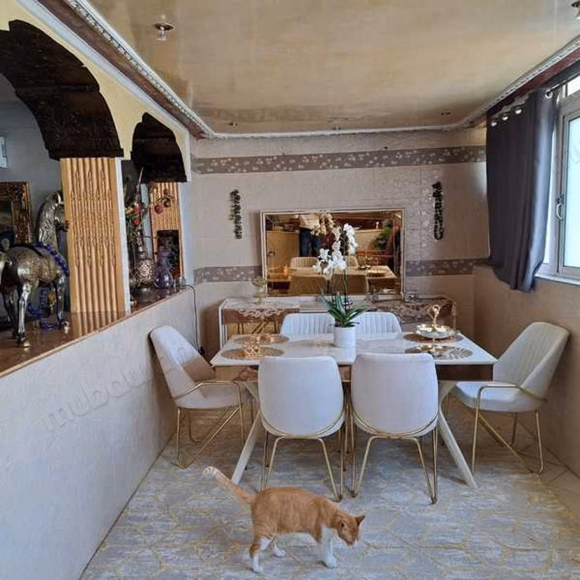 Fabulous apartment for sale in Beauséjour. 3 lovely rooms. Carpark, Balcony