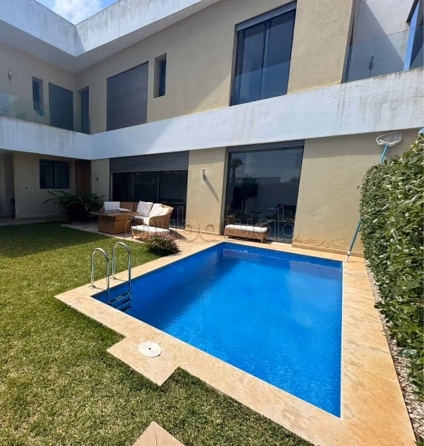 A Dar Bouaaza. Villa meublée à louer de 4chambres – 2 niveaux