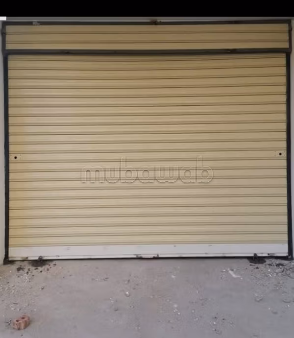 Oficinas y locales comerciales en venta en Rmila. Gran superficie 7 m²