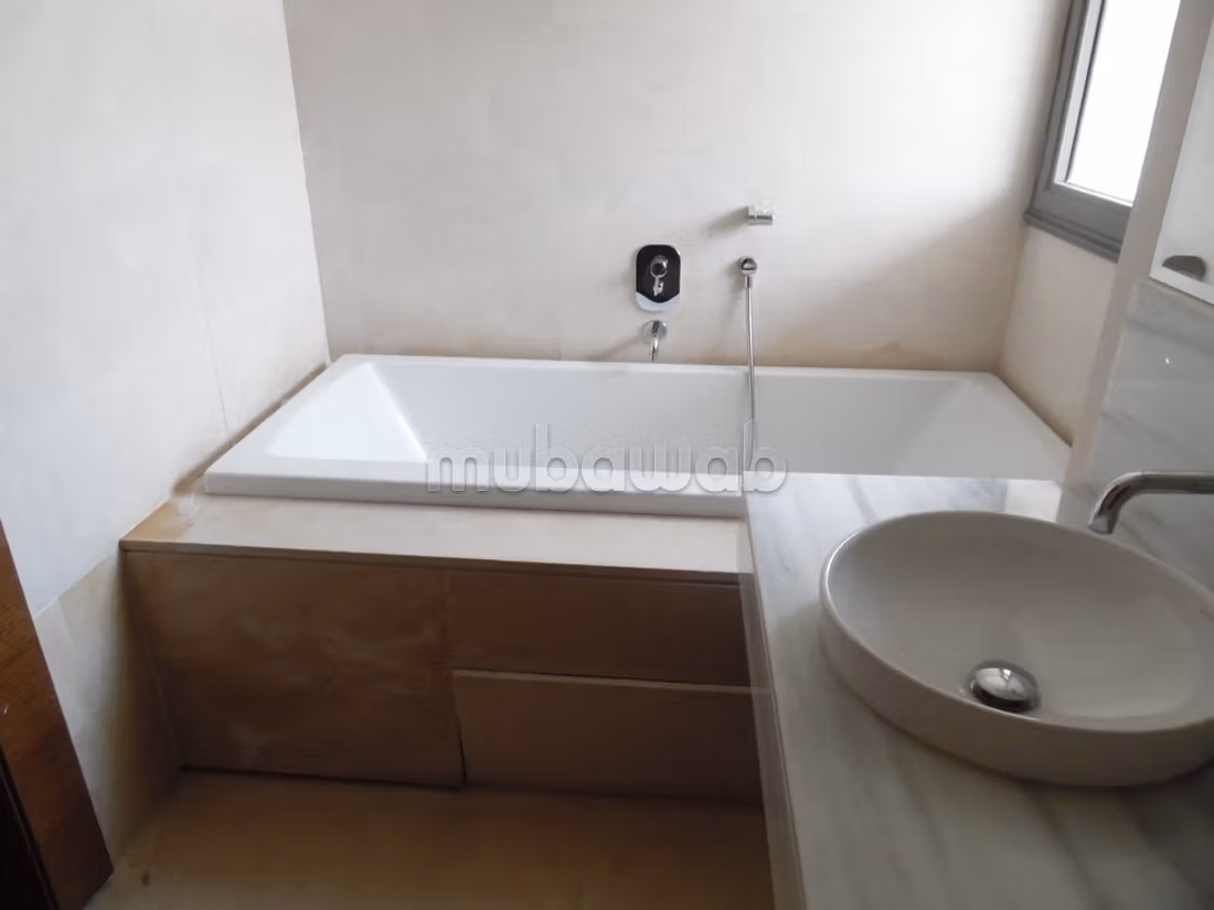 Appartement moderne en Location à Souissi — 3