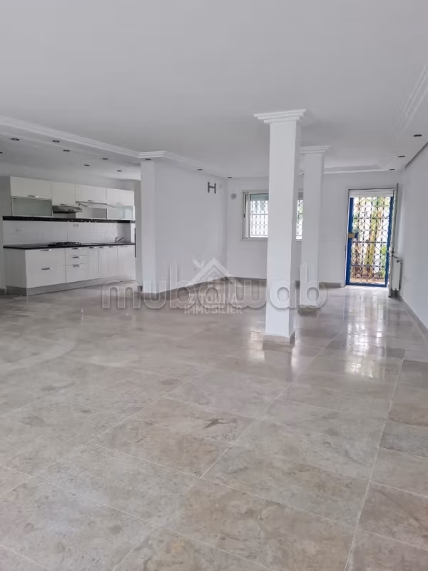 Vendita appartamento a Ain Zaghouan Nord. 5 camere da letto