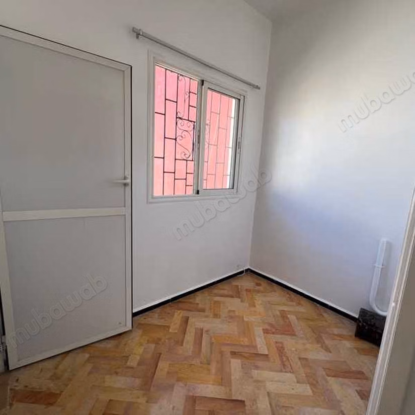 Beautiful apartment for sale in Hay Haddaouia. 6 comfortable rooms. Parking spaces and garden