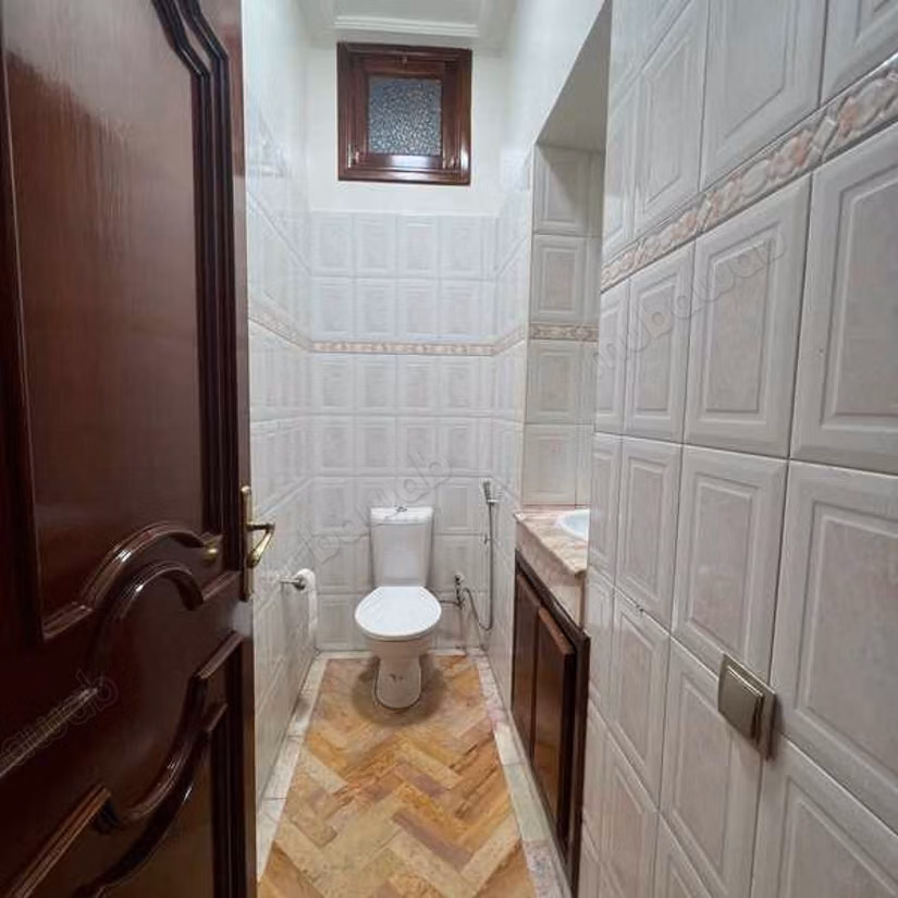 Beautiful apartment for sale in Hay Haddaouia. 6 comfortable rooms. Parking spaces and garden