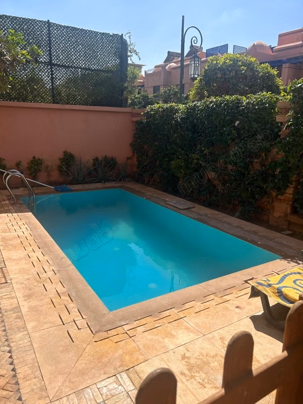 Villa semi meublée à louer à Route Casa