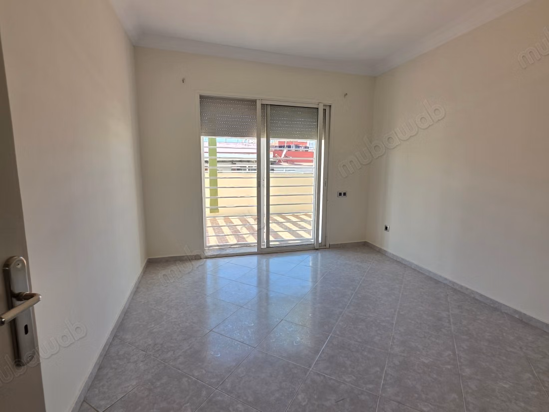 Bel Appartement avec terrasse au centre agdal 
raba