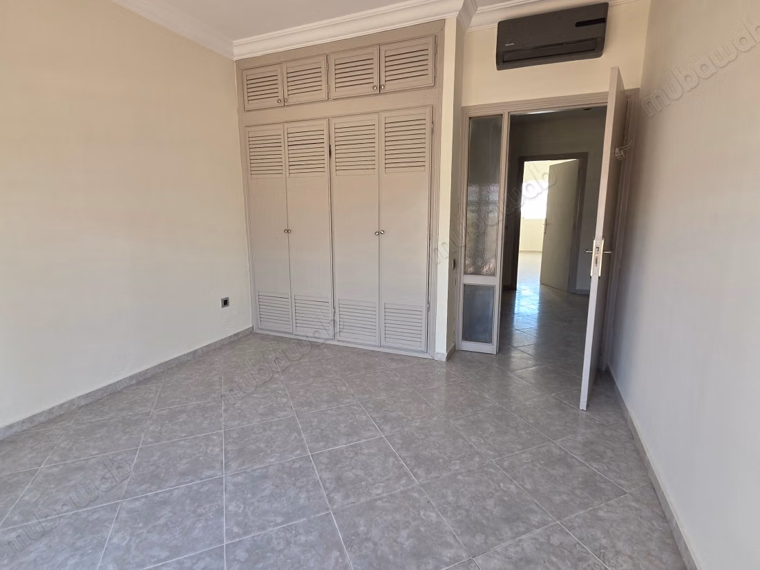 Bel Appartement avec terrasse au centre agdal 
raba