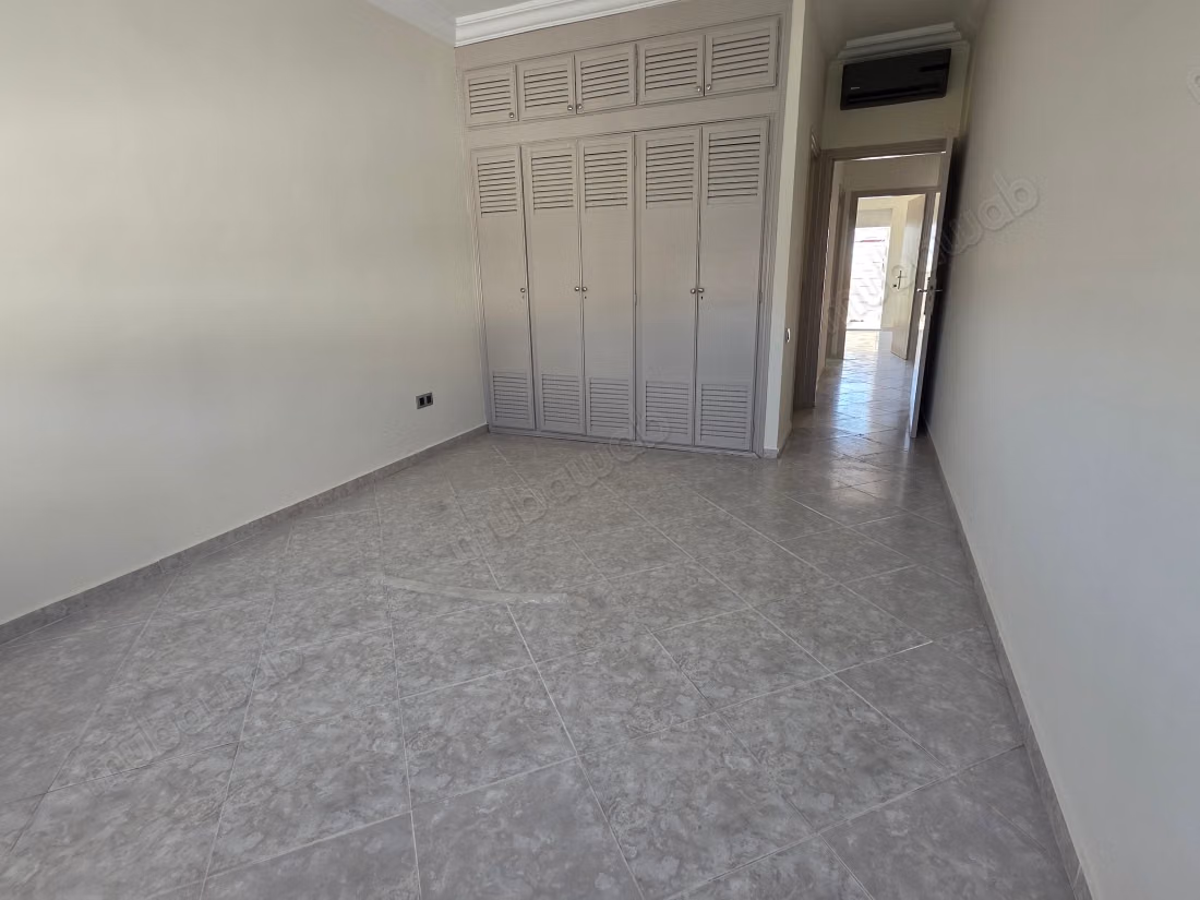 Bel Appartement avec terrasse au centre agdal 
raba