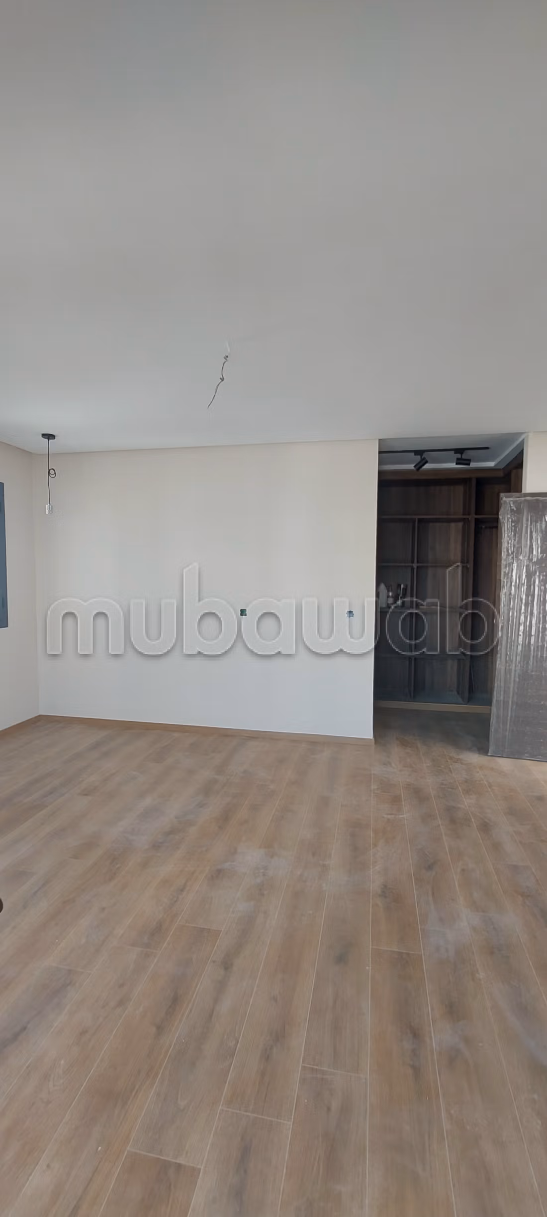 Villa de haut standing à vendre à Ain Attig.
Surface de 250 m².
Piscine, climatisation