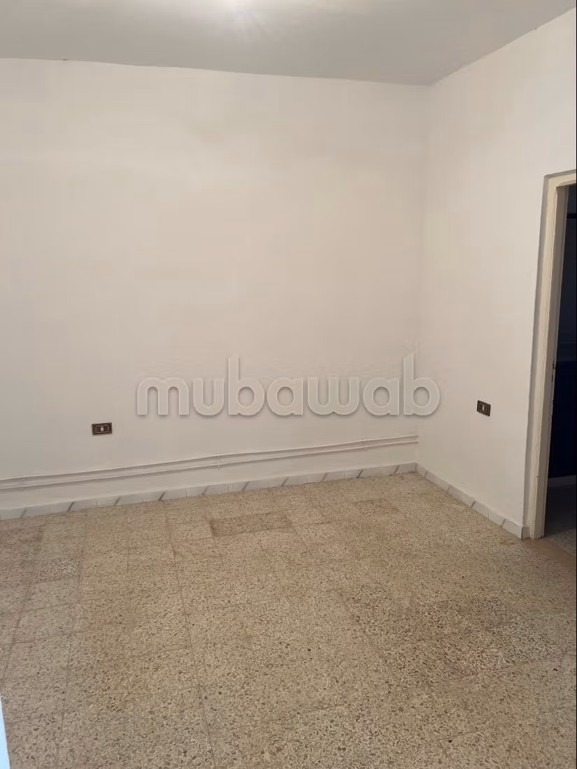 Acquista casa. 8 locali spaziosi