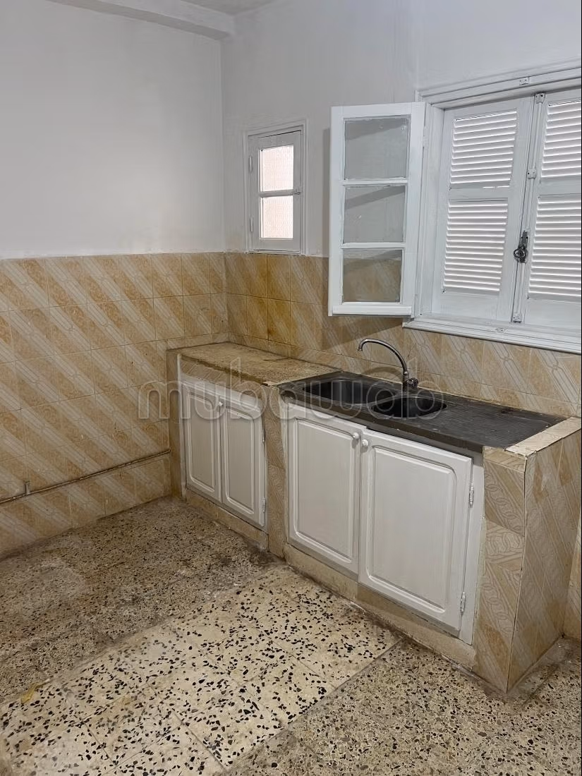 Acquista casa. 8 locali spaziosi